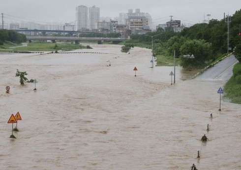 Cənubi Koreyada güclü yağışlar 22 nəfərin həyatına son qoyub