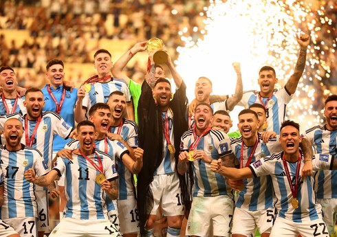 DÇ-2022: Argentina millisinin futbolçuları tarixə düşüb