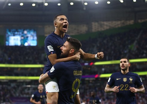 DÇ-2022: Fransa millisi Polşanı məğlub edərək 1/4 finala yüksəlib