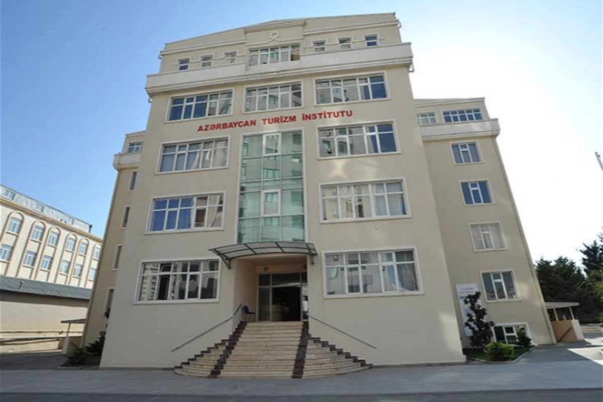 Daha bir məşhur universitet TƏMİR OLUNACAQ