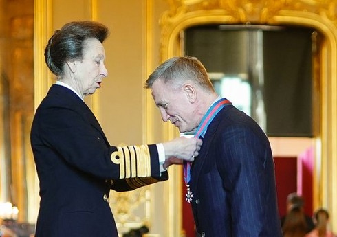 Daniel Kreyq Cəngavər Ordeni ilə təltif edilib