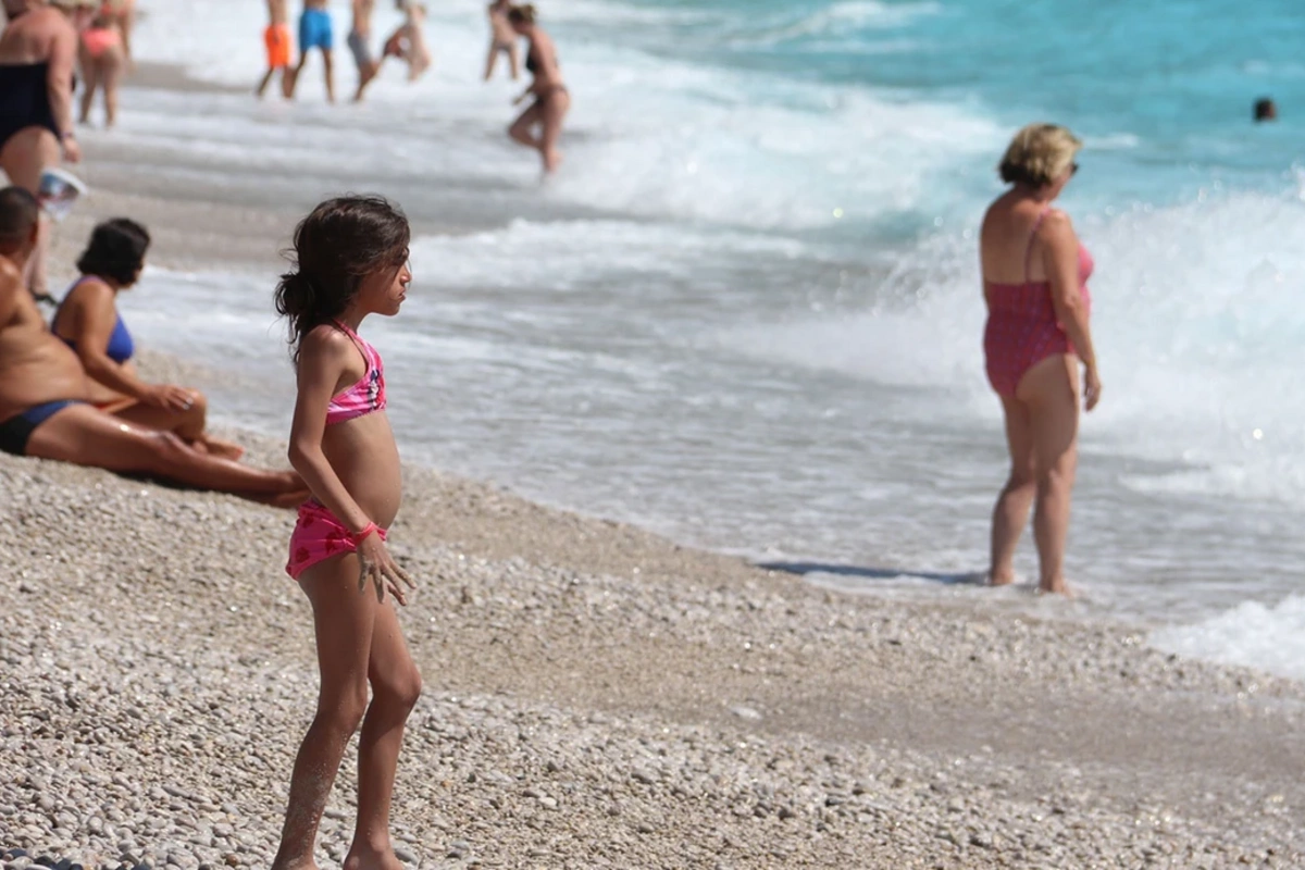 Dəniz sezonu AÇILDI - Turistlər axın etdi