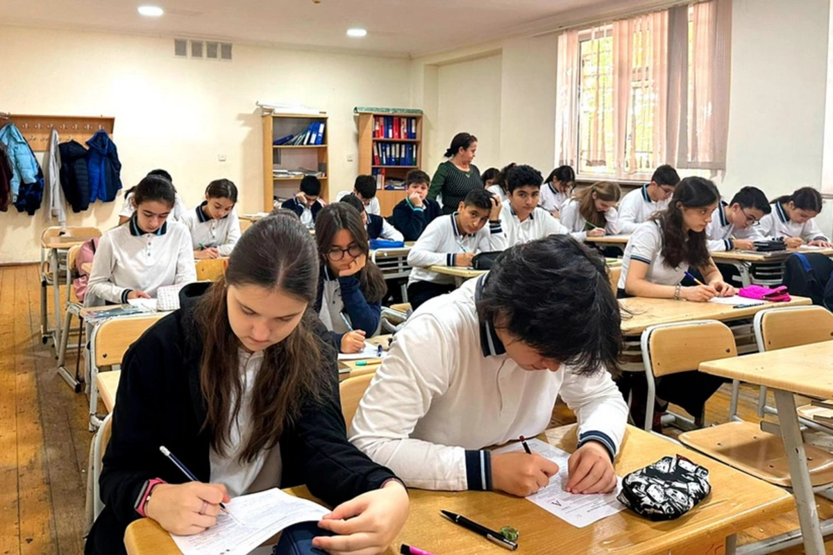 Deputat: Məktəblərdə etik ünsiyyət qaydalarının daha sərt şəkildə qorunması vacibdir