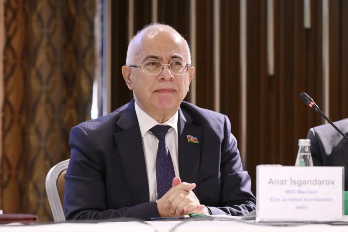 Dərsliklərdəki problemlər parlamentdə müzakirə olunacaq - Nazir deputata nə deyib?
