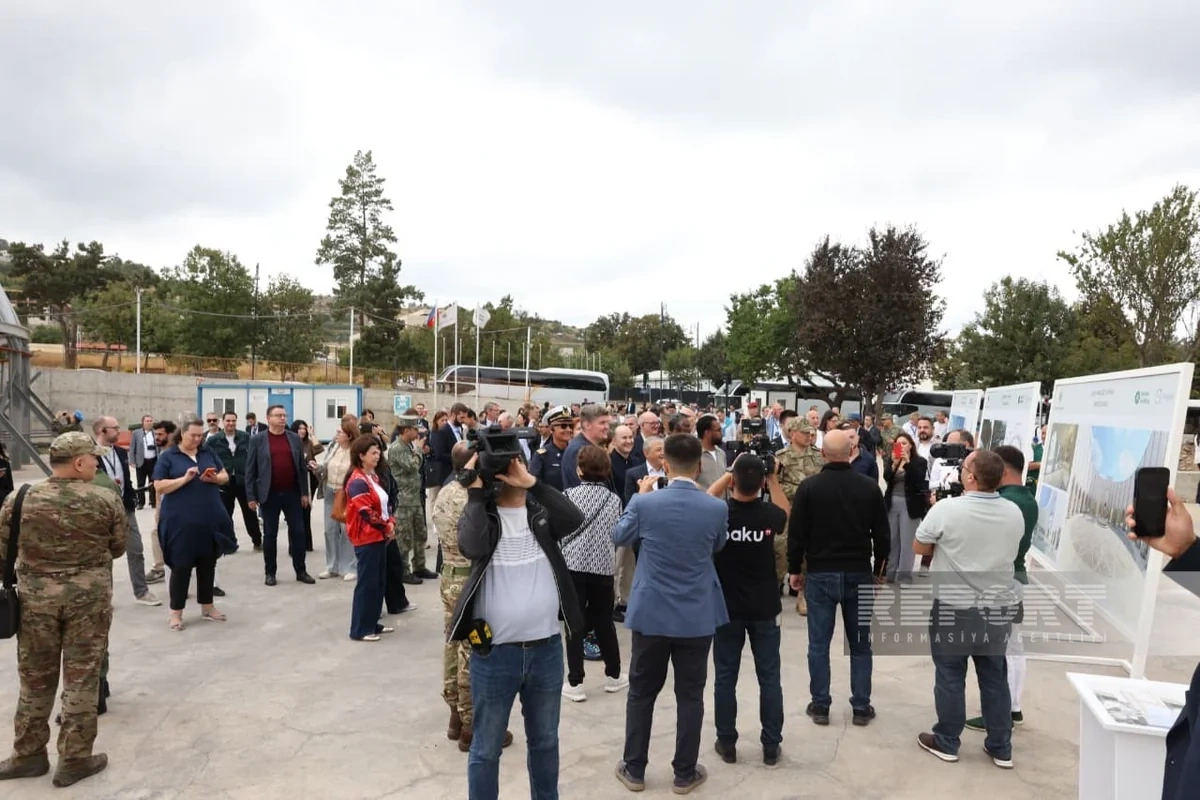 Diplomatlar Şuşada yeni məscidin tikintisi ilə tanış olublar
