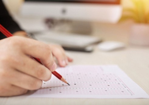 DİM ümumi orta təhsil bazasında növbəti imtahanlar keçirib