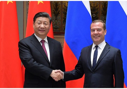 Dmitri Medvedev Çin lideri ilə görüşüb