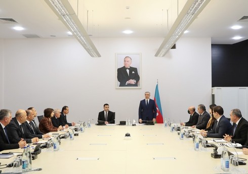 Dənizkənarı Bulvar İdarəsinin yeni sədri kollektivə təqdim olunub Dənizkənarı Bulvar İdarəsinin yeni sədri kollektivə təqdim olunub