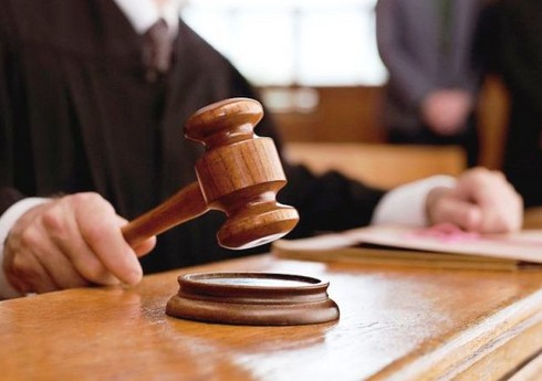Dövlətə 1.6 mln. manat zərər vurmaqda təqsirləndirilən keçmiş baş həkimin məhkəməsi başlayıb