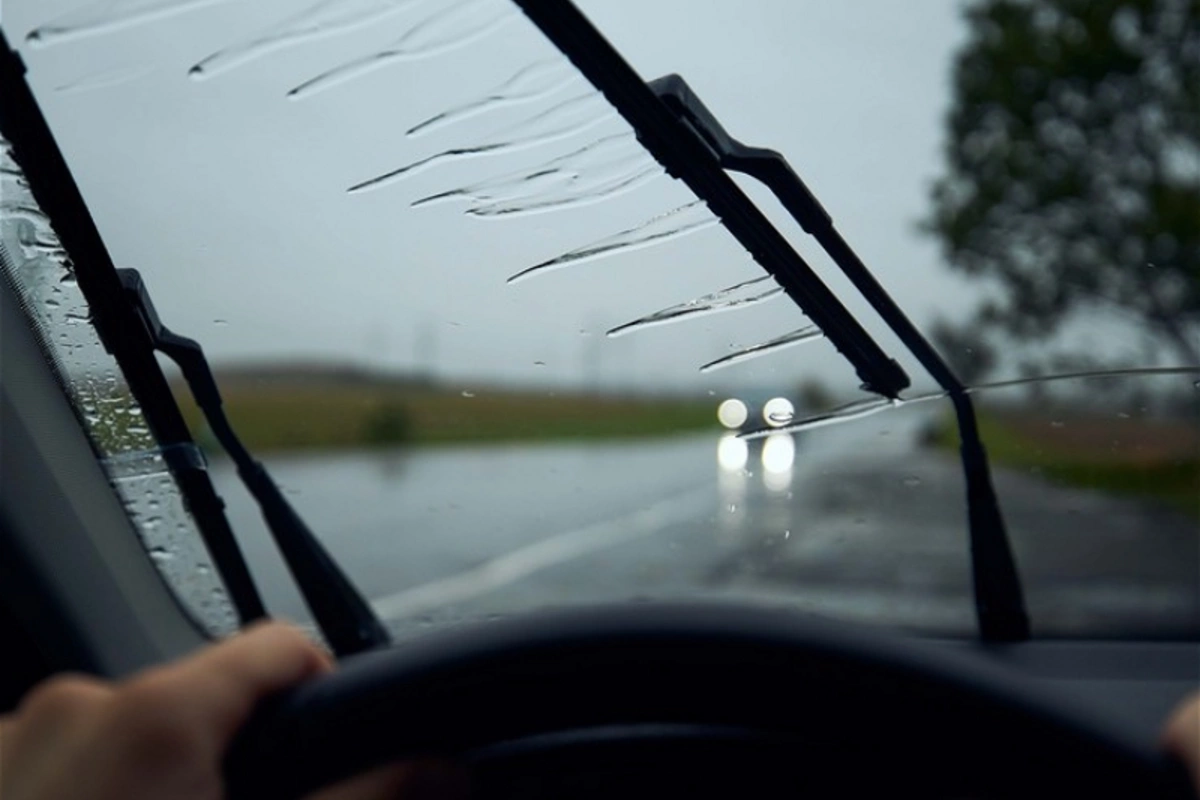 DYP yağmurlu hava ilə bağlı sürücülərə müraciət edib