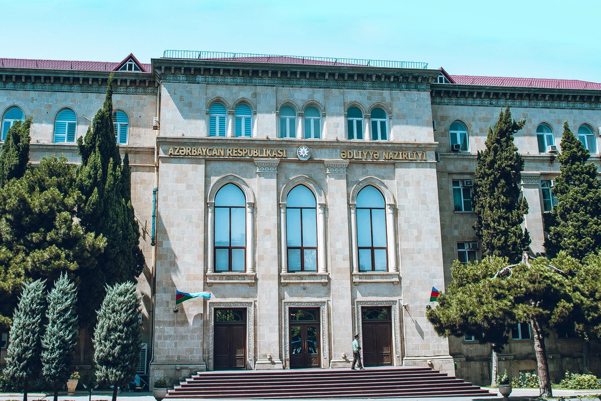 Ədliyyə Nazirliyinin iki əməkdaşına ali xüsusi rütbə verilib - SƏRƏNCAM
