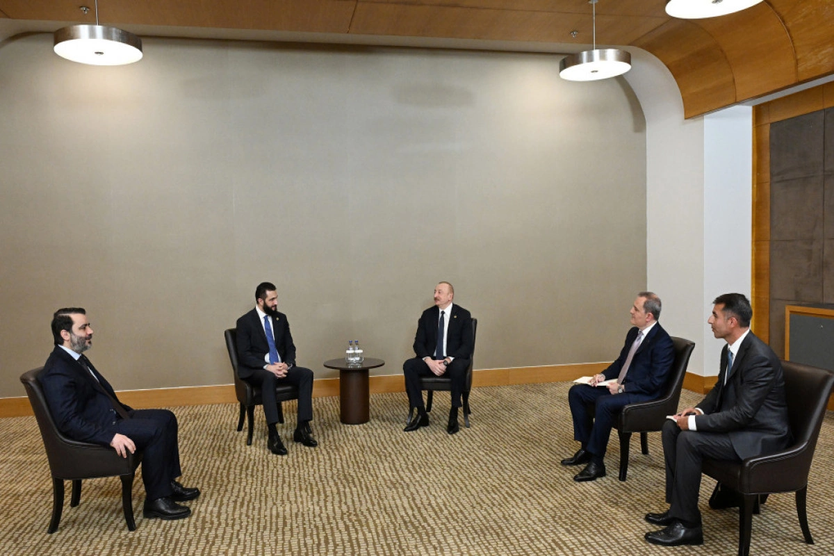 Əhməd Əl Şaraa Azərbaycan Prezidentinin səfər dəvətini qəbul edib