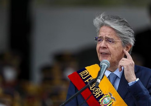 Ekvador Prezidenti parlamenti buraxıb