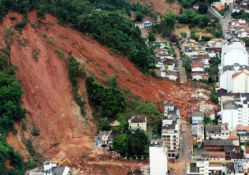 Ekvadorda torpaq sürüşməsi nəticəsində 71 nəfər itkin düşüb