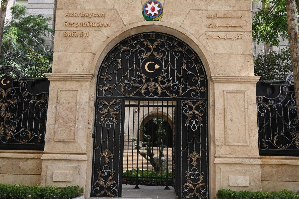 Əli Əlizadə: Səfirlik və Baş Konsulluğun təxliyəsi barədə göstəriş verilib Əli Əlizadə: Səfirlik və Baş Konsulluğun təxliyəsi barədə göstəriş verilib