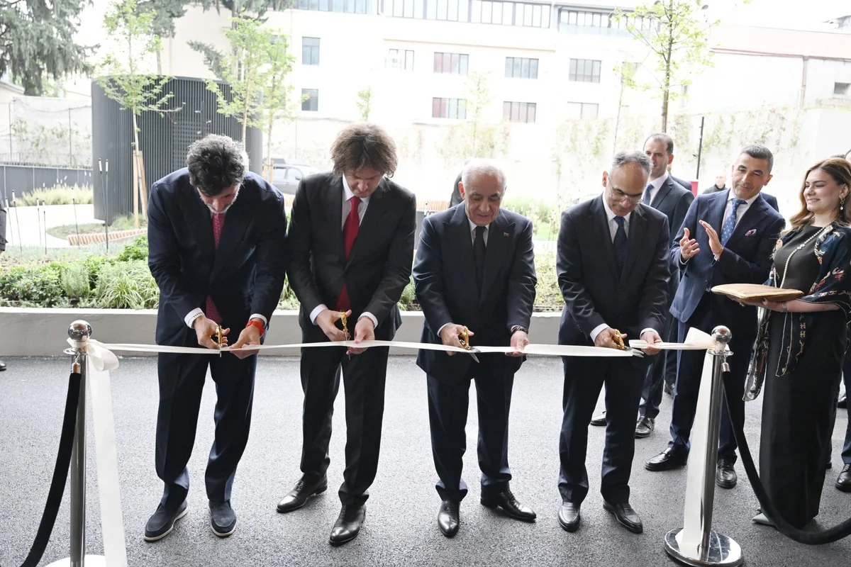 Əli Əsədov və İrakli Kobaxidze Gürcüstanda hotel açılışında iştirak ediblər