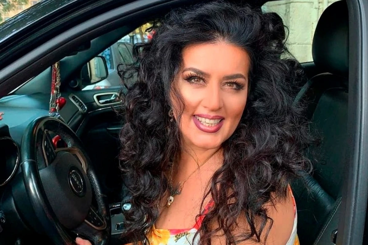 Elza Seyidcahan oxucularını təhqir etdi