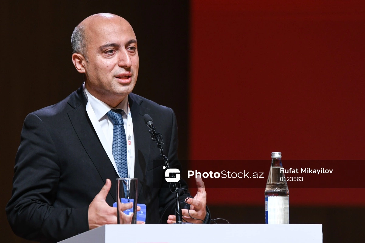 Emin Əmrullayev Könül Abaslını işdən çıxardı - FOTO