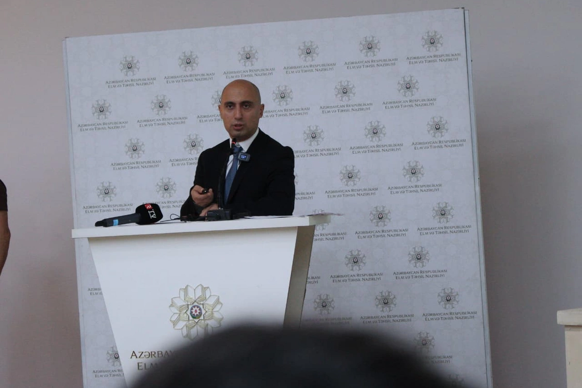 Emin Əmrullayev: 