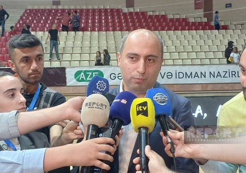 Emin Əmrullayev kişi və qadın basketbolçularımızı təbrik edib