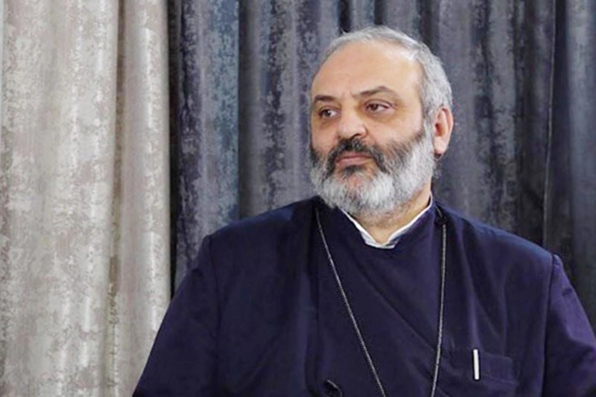 Ermənistan İstintaq Komitəsi arxiyepiskop Qalstanyanı hakimiyyəti ələ keçirməyə cəhddə ittiham edib