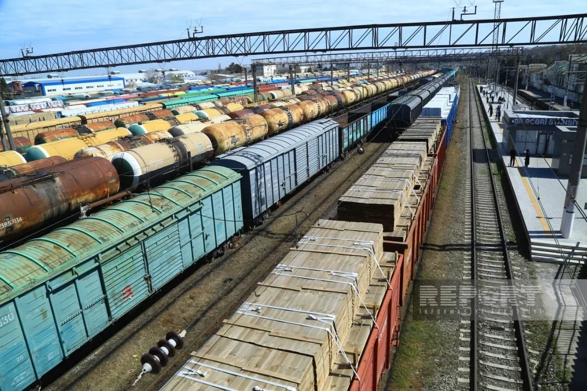 Ermənistana Rusiya taxılı və gübrəsi daşıyan yük qatarı Biləcəridən yola düşüb