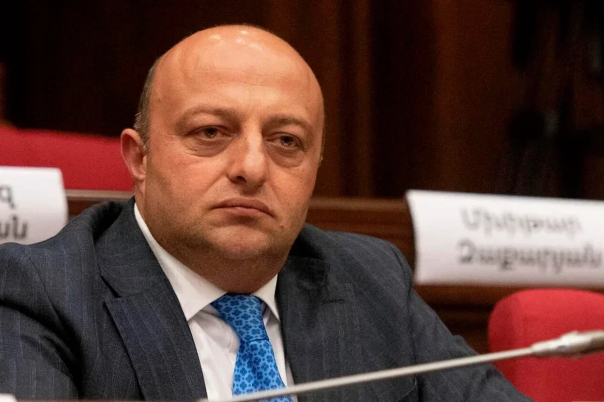 Ermənistanda məhkəmə deputat Artur Sarkisyanın ev dustaqlığını daha iki ay uzadıb