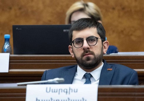Erməni deputat: “Bütün qonşularımızla birgəyaşayış formulunu tapmalıyıq” Erməni deputat: “Bütün qonşularımızla birgəyaşayış formulunu tapmalıyıq”