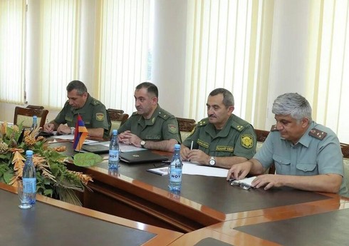 Ermənistan Baş Qərargahının rəisi rusiyalı səfirlə regionu müzakirə edib