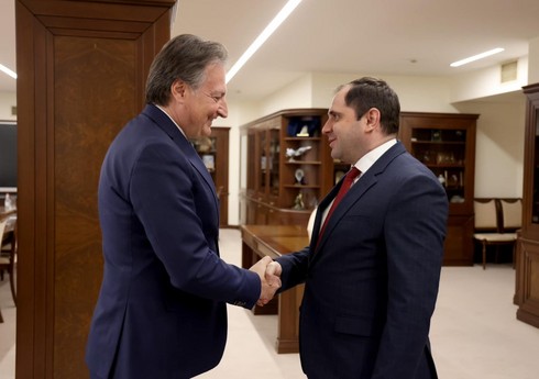 Ermənistan və İtaliyanın müdafiə nazirləri regional təhlükəsizliyi müzakirə ediblər