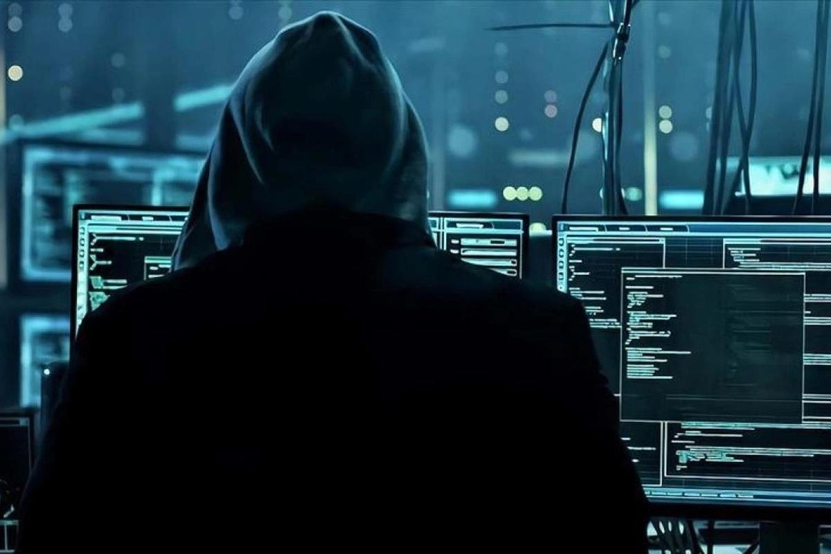 FBI sistemlərinə sızma iddiası: Minlərlə əməkdaşın məlumatları ələ keçirilib