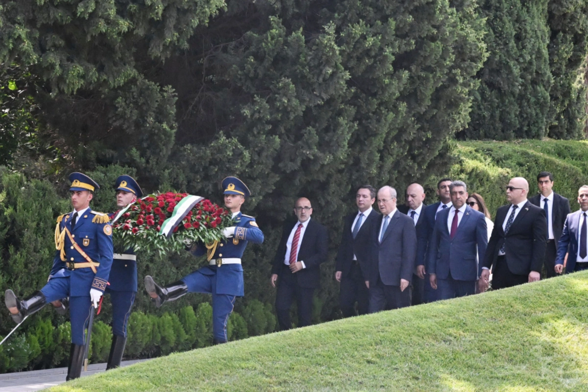 Fələstinin Baş naziri Fəxri xiyabanı ziyarət edib Fələstinin Baş naziri Fəxri xiyabanı ziyarət edib