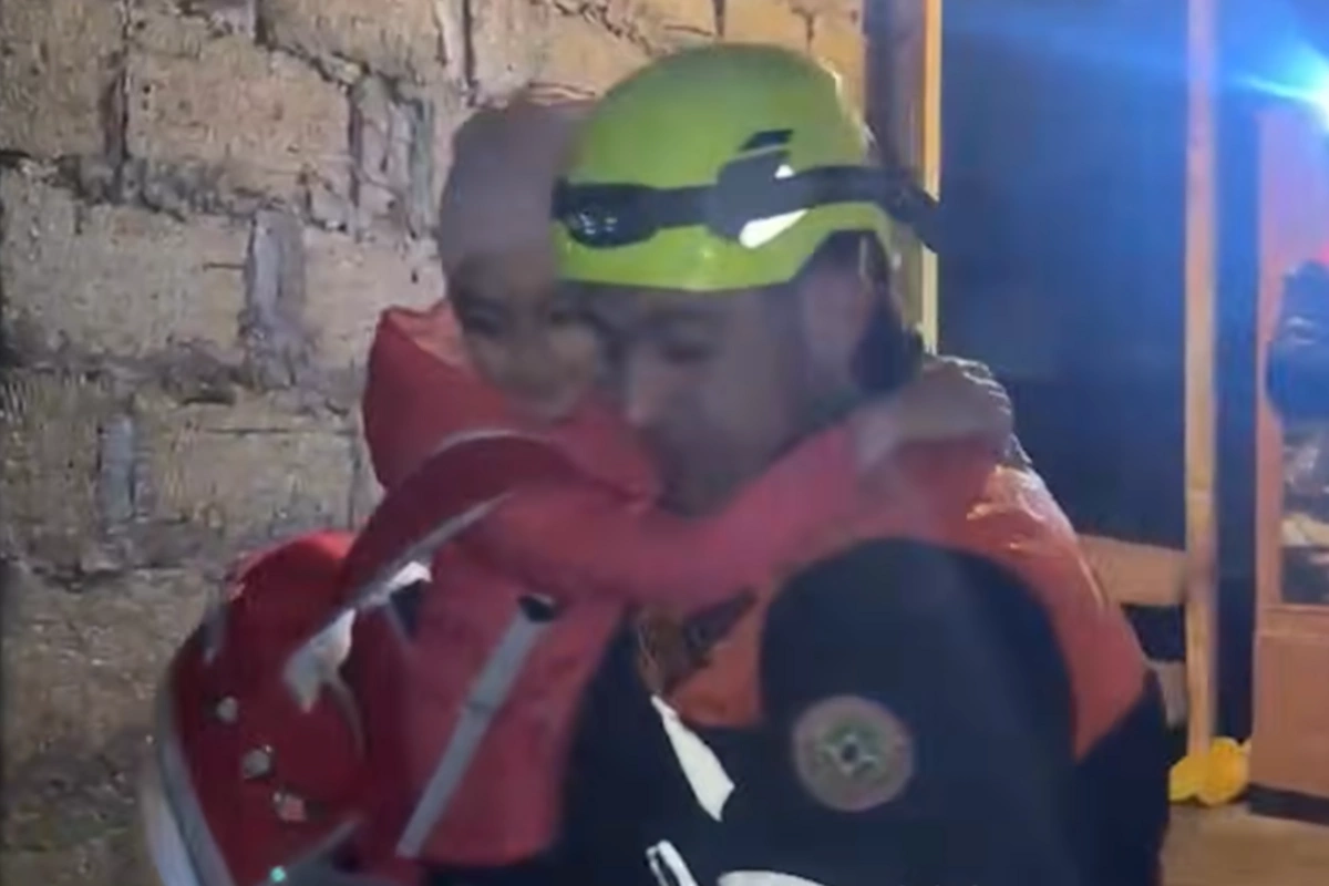 FHN: Bakı, Sumqayıt və Abşeronda su basmış ərazilərdən insanlar təxliyə edilib