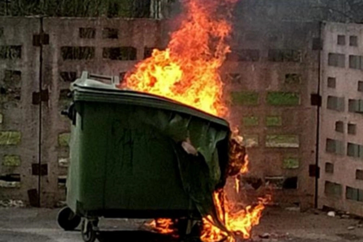 FHN: Söndürülməmiş siqaret kötüyünün atılması ciddi yanğına səbəb olub