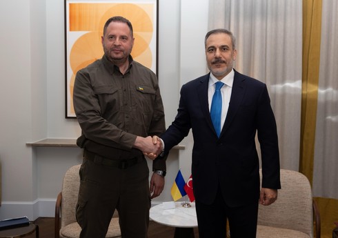 Fidan Yermak və Umerovla görüşüb