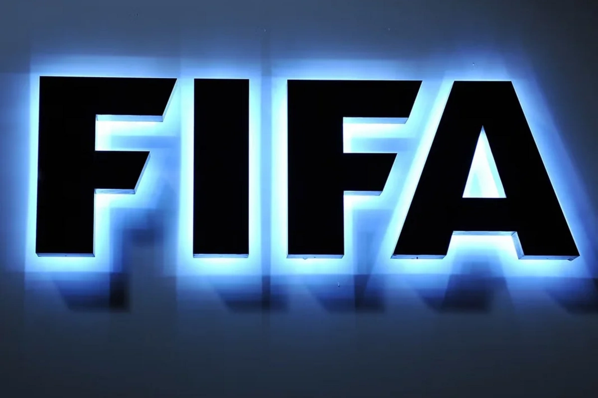 FIFA-dan irqçiliyə qarşı sərt addım: Bir hərəkət matçı yarımçıq qoya bilər