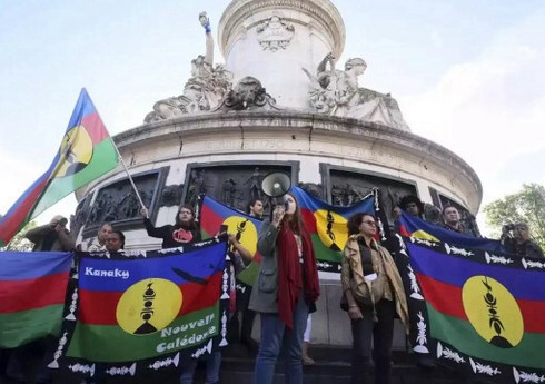 Fransa təhlükəsizlik qüvvələrinin əməkdaşları Yeni Kaledoniyada daha bir nəfəri öldürüb Fransa təhlükəsizlik qüvvələrinin əməkdaşları Yeni Kaledoniyada daha bir nəfəri öldürüb