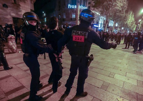 Fransada 10 şəhərdə komendant saatı tətbiq edilib