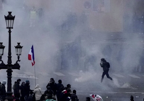 Fransada iğtişaşlar zamanı 79 nəfər yaralanıb, 1350 avtomobil yandırılıb