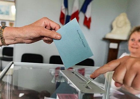 Fransada parlament seçkilərində 185 nəfər namizədliyini geri götürüb