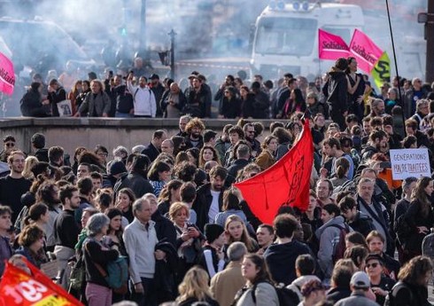 Fransada pensiya islahatına qarşı genişmiqyaslı aksiyalar davam edəcək