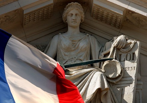 Fransanın keçmiş daxili işlər naziri maliyyə fırıldaqçılığına görə həbs edilib