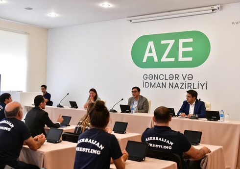 Fərid Qayıbov yarışlarda uğurla çıxış etmiş idmançılar və məşqçilərlə görüşüb