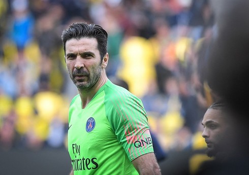 Əfsanəvi qapıçı karyerasını başa vurub