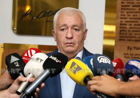 Fövqəladə hallar nazirinin müavini Bakıda partlayışın baş verdiyi əraziyə gedib