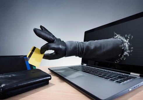 Füzuli sakininin bank hesabından 2500 manat oğurlanıb