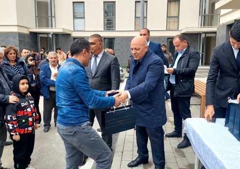 Füzuliyə köçən növbəti 21 ailəyə evlərinin açarları təqdim olunub - YENİLƏNİB