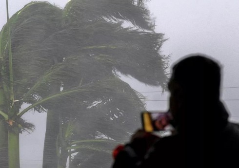 Güclü qasırğa Floridada 2 milyondan çox insanı işıqsız qoyub