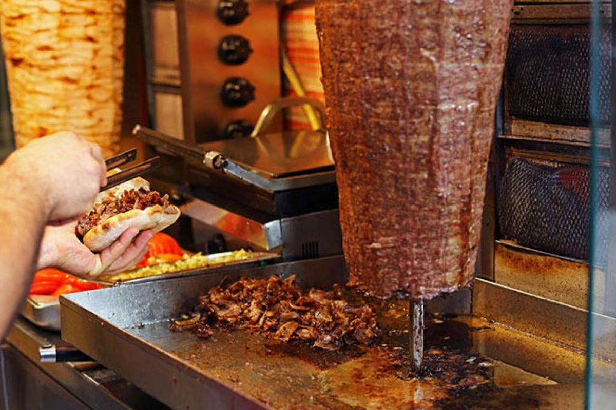 Gəncədə dörd nəfər dönərdən zəhərlənib