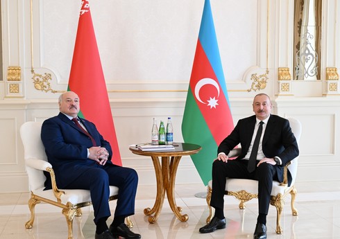 “Gülüstan” sarayında Prezident İlham Əliyevin adından Aleksandr Lukaşenkonun şərəfinə dövlət ziyafəti verilir
